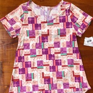 Lularoe Mrs. Claus short sleeve shirt Size M NWT